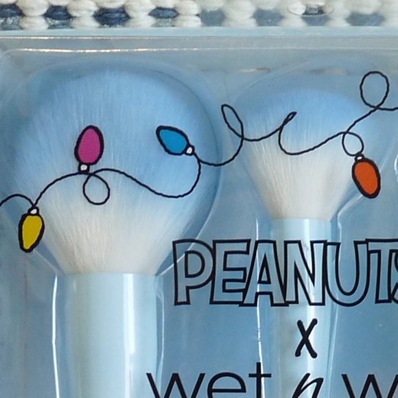 🎀 $22 - wet n wild x Peanuts Snoopy Makeup Brush Set 4 pc Brand New in Box - Picture 7 of 11